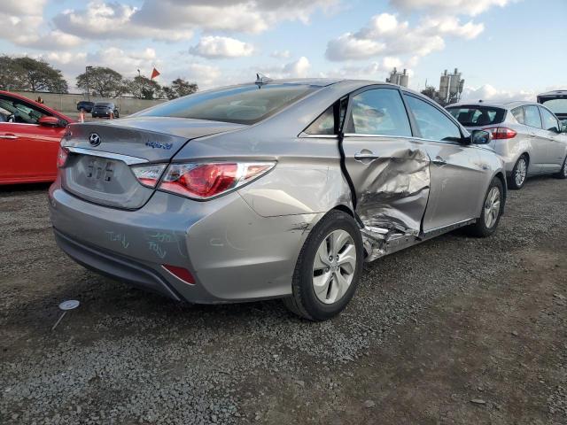 Photo 3 from auction – 2013 HYUNDAI SONATA HYB with VIN KMHEC4A43DA088317