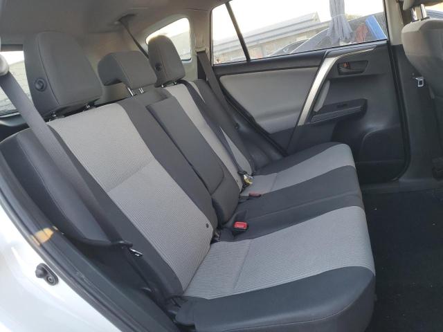 Photo 11 from auction – 2015 TOYOTA RAV4 LE with VIN JTMBFREV3FJ026837