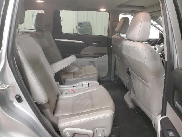 Photo 11 from auction – 2018 TOYOTA HIGHLANDER with VIN 5TDJZRFH3JS555082