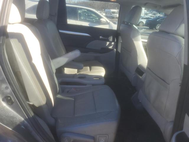 Photo 11 from auction – 2016 TOYOTA HIGHLANDER with VIN 5TDJKRFH5GS504292