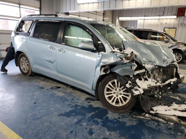 Photo 4 from auction – 2017 TOYOTA SIENNA XLE with VIN 5TDYZ3DC6HS854997