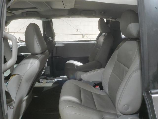 Photo 11 from auction – 2018 TOYOTA SIENNA XLE with VIN 5TDDZ3DC1JS201210