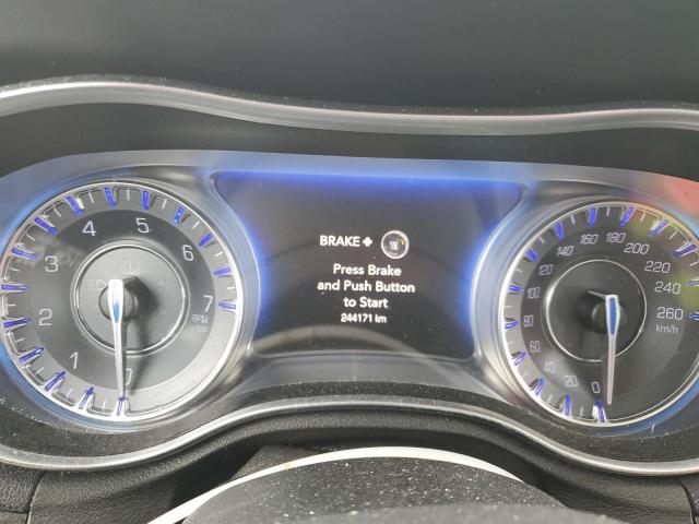 Photo 10 from auction – 2015 CHRYSLER 300 LIMITE with VIN 2C3CCAAG1FH841775