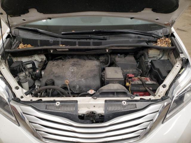 Photo 12 from auction – 2017 TOYOTA SIENNA XLE with VIN 5TDDZ3DC8HS156258