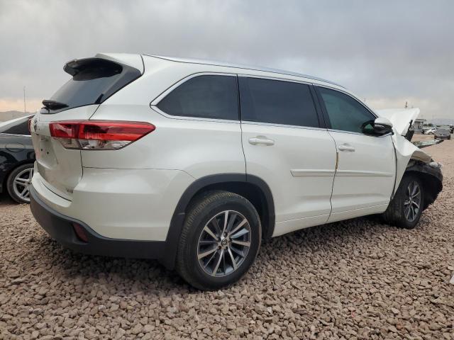 Photo 3 from auction – 2018 TOYOTA HIGHLANDER with VIN 5TDKZRFH5JS527210