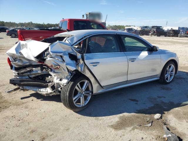 Photo 3 from auction – 2015 VOLKSWAGEN PASSAT SEL with VIN 1VWCS7A3XFC025596