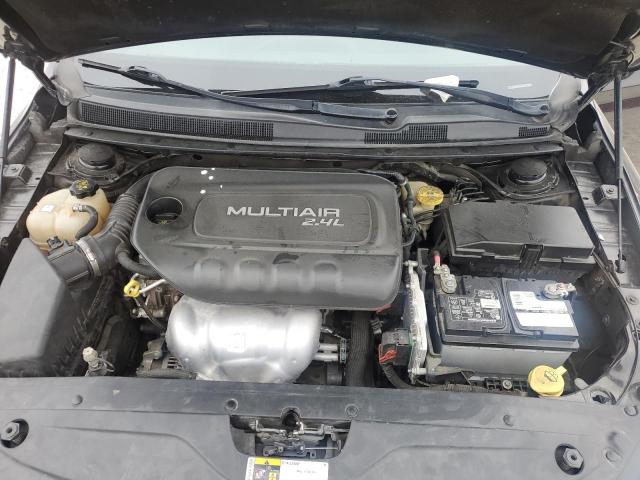 Photo 11 from auction – 2015 CHRYSLER 200 LIMITE with VIN 1C3CCCAB9FN748008