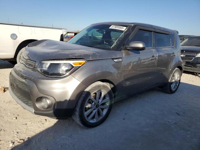 KIA SOUL + 2019 with VIN KNDJP3A5XK7667647 - Photo from auction