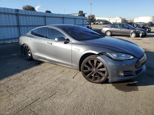 Photo 4 from auction – 2013 TESLA MODEL S with VIN 5YJSA1CP5DFP04562
