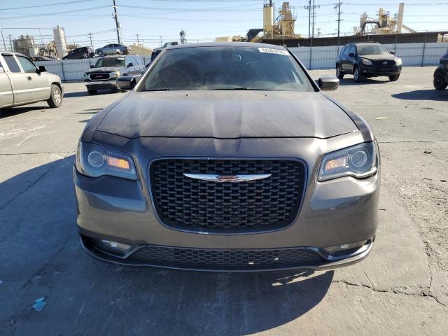 Photo 5 from auction – 2019 CHRYSLER 300 S with VIN 2C3CCABG0KH633993