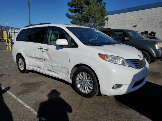 Photo 4 from auction – 2012 TOYOTA SIENNA XLE with VIN 5TDYK3DC6CS234907