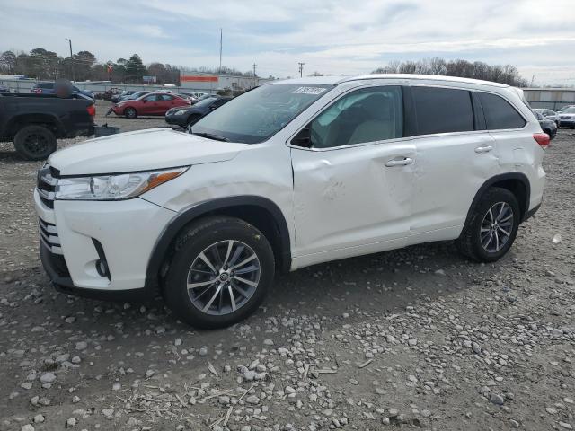 TOYOTA HIGHLANDER 2018 with VIN 5TDKZRFH1JS532906 - Photo from auction