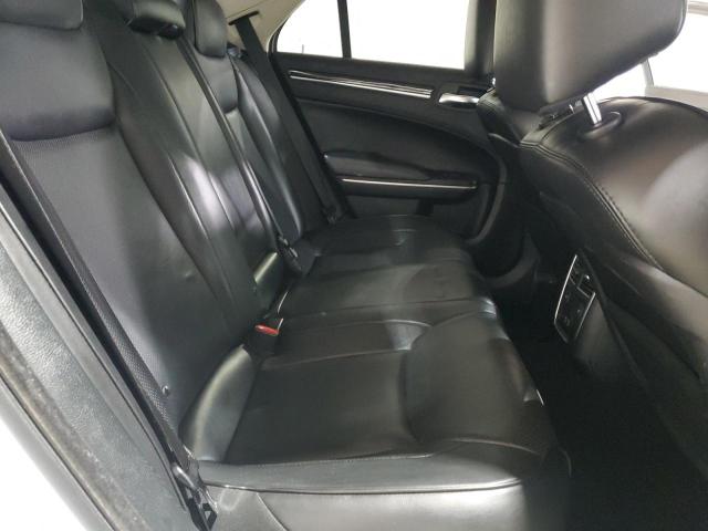 Photo 10 from auction – 2019 CHRYSLER 300 LIMITE with VIN 2C3CCAEG7KH555577