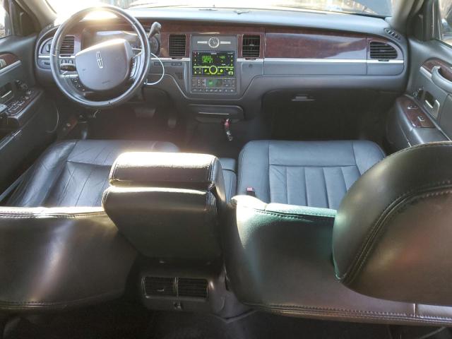 Photo 8 from auction – 2008 LINCOLN TOWN CAR E with VIN 2LNHM84W58X659575