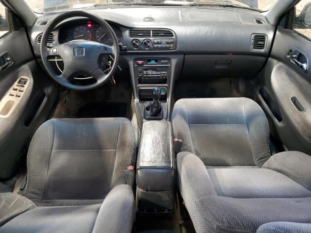Photo 8 from auction – 1997 HONDA ACCORD LX with VIN 1HGCD5533VA232015