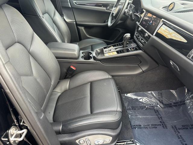Photo 5 from auction – 2023 PORSCHE MACAN BASE with VIN WP1AA2A59PLB12875