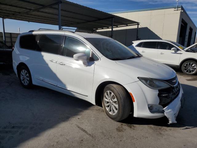 Photo 4 from auction – 2017 CHRYSLER PACIFICA T with VIN 2C4RC1BG4HR540693