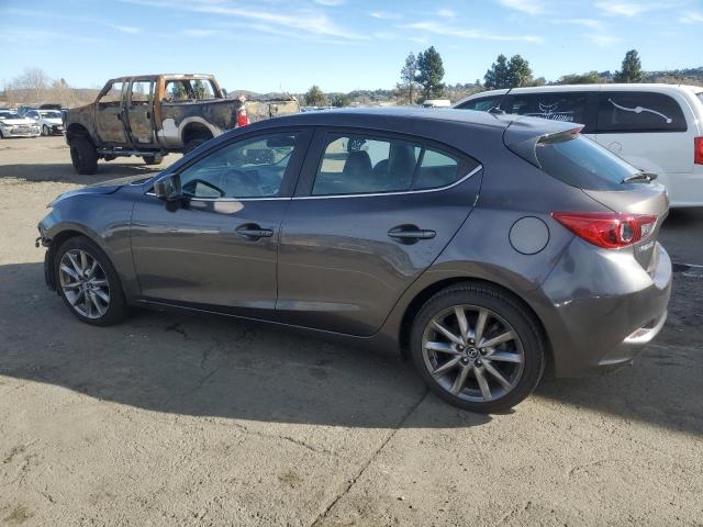 Photo 2 from auction – 2018 MAZDA 3 TOURING with VIN 3MZBN1L37JM171684