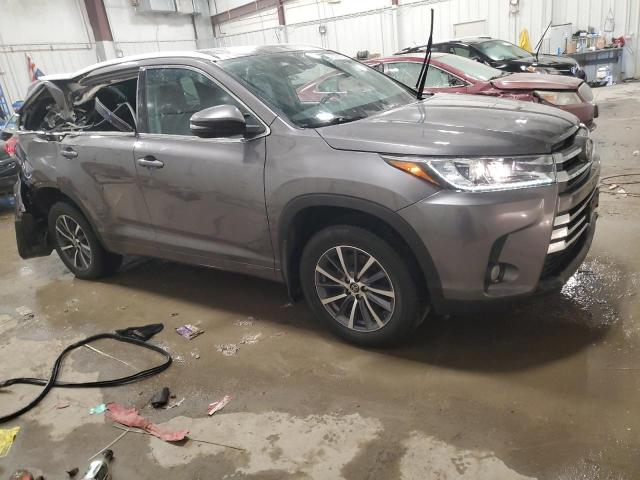 Photo 4 from auction – 2018 TOYOTA HIGHLANDER with VIN 5TDJZRFH5JS536503