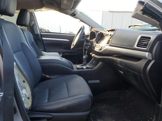 Фото 7 с аукциона – 2016 TOYOTA HIGHLANDER с VIN 5TDBKRFH1GS306488