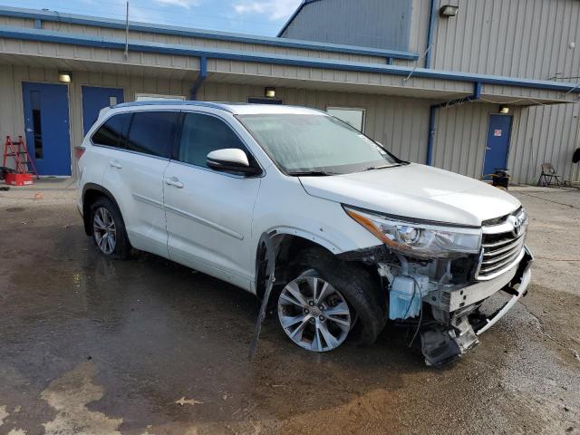 Photo 4 from auction – 2015 TOYOTA HIGHLANDER with VIN 5TDJKRFH1FS190445