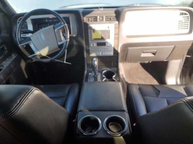 Photo 8 from auction – 2010 LINCOLN NAVIGATOR with VIN 5LMJJ3H51AEJ11012