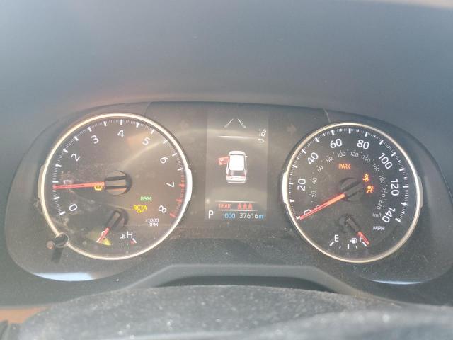 Photo 9 from auction – 2020 TOYOTA RAV4 XLE with VIN JTMW1RFVXLD056376