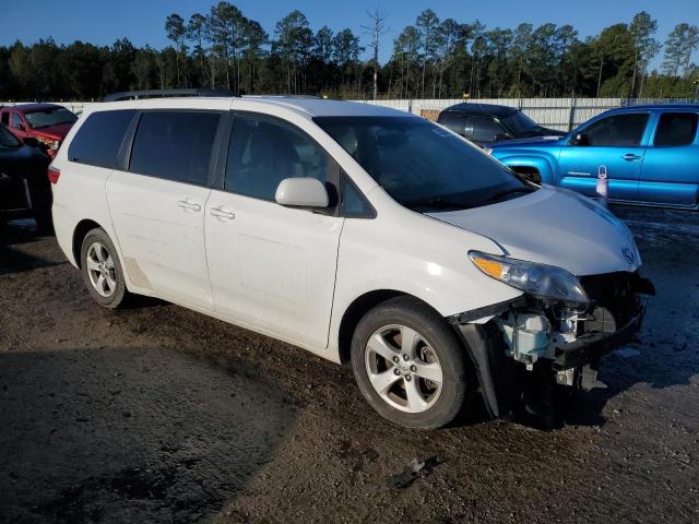 Photo 4 from auction – 2015 TOYOTA SIENNA LE with VIN 5TDKK3DC8FS574201
