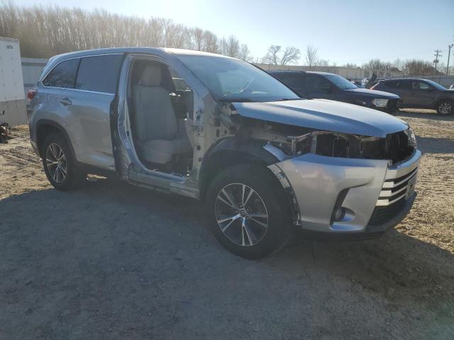 Photo 4 from auction – 2019 TOYOTA HIGHLANDER with VIN 5TDZZRFH6KS368424