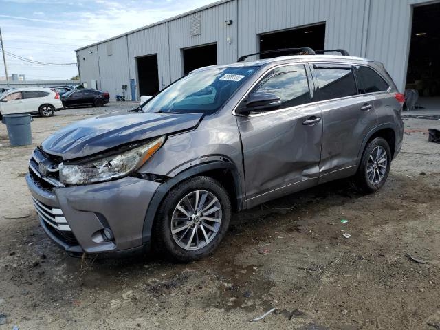 TOYOTA HIGHLANDER 2017 with VIN 5TDKZRFH3HS511243 - Photo from auction