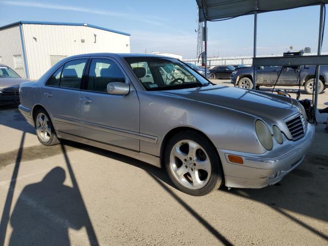 Photo 4 from auction – 2002 MERCEDES-BENZ E 320 with VIN WDBJF65J12B488632