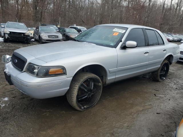 FORD CROWN VICT 2002 z numerem VIN 2FAFP71W52X157860 - Zdjęcie z aukcji
