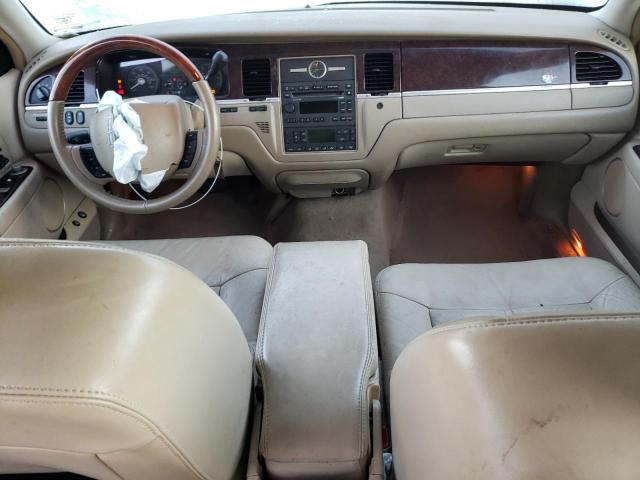 Photo 8 from auction – 2010 LINCOLN TOWN CAR with VIN 2LNBL8CV0AX620979