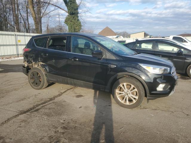 Photo 4 from auction – 2017 FORD ESCAPE SE with VIN 1FMCU0GD9HUB48397