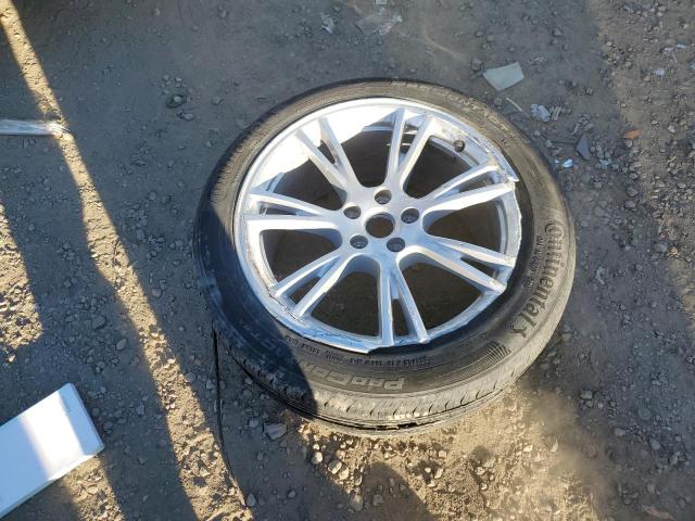Photo 13 from auction – 2021 TESLA MODEL Y with VIN 5YJYGDEE6MF093494