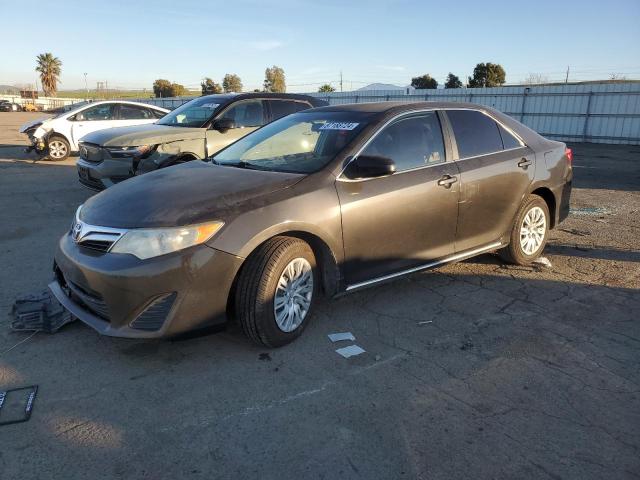 TOYOTA CAMRY BASE 2012 مع رقم تعريف المركبة 4T1BF1FK6CU084016 - صورة من المزاد