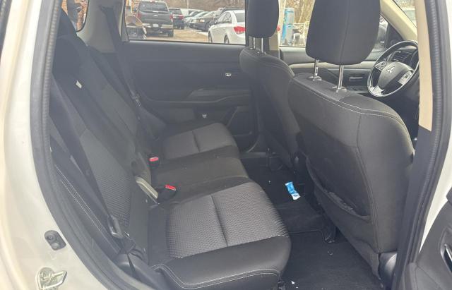 Photo 6 from auction – 2016 MITSUBISHI OUTLANDER with VIN JA4AZ3A36GZ041897