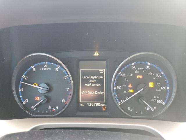 Photo 9 from auction – 2017 TOYOTA RAV4 XLE with VIN JTMRFREV8HJ108225