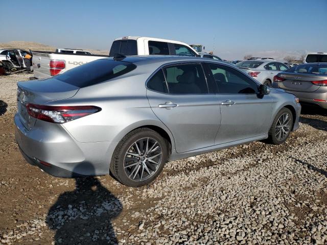 Photo 3 from auction – 2022 TOYOTA CAMRY XLE with VIN 4T1F11BK2NU061633