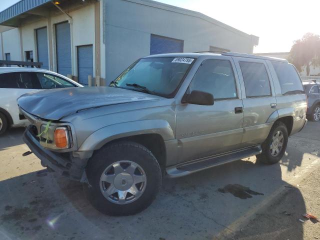 CADILLAC ESCALADE 2000 with VIN 1GYEK13R5YR107157 - Photo from auction