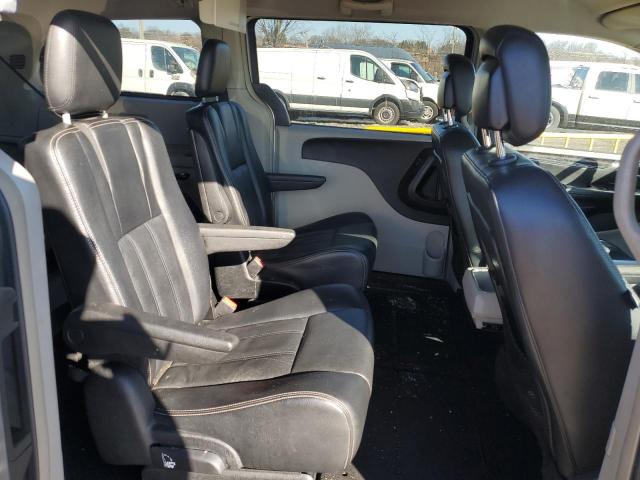Photo 11 from auction – 2013 CHRYSLER TOWN & COU with VIN 2C4RC1BG1DR630720
