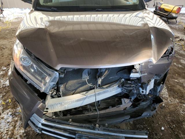 Photo 12 from auction – 2017 TOYOTA HIGHLANDER with VIN 5TDDZRFH1HS464285