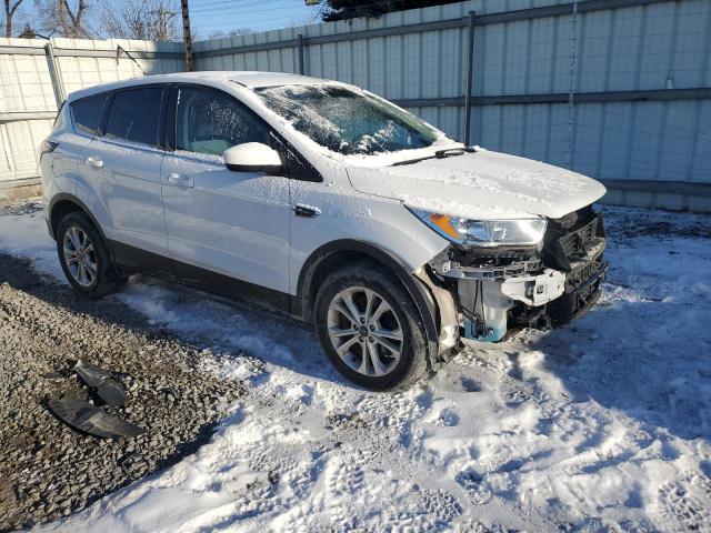 Photo 4 from auction – 2017 FORD ESCAPE SE with VIN 1FMCU9GD0HUD14584