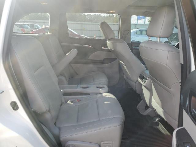 Photo 11 from auction – 2018 TOYOTA HIGHLANDER with VIN 5TDYZRFH0JS258348