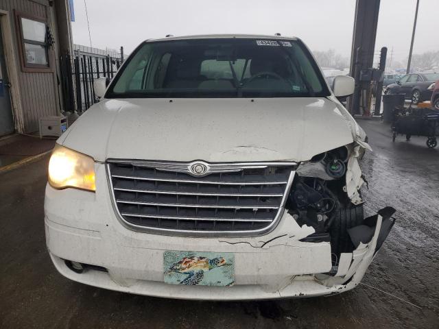 Photo 5 from auction – 2010 CHRYSLER TOWN & COU with VIN 2A4RR5D18AR309374