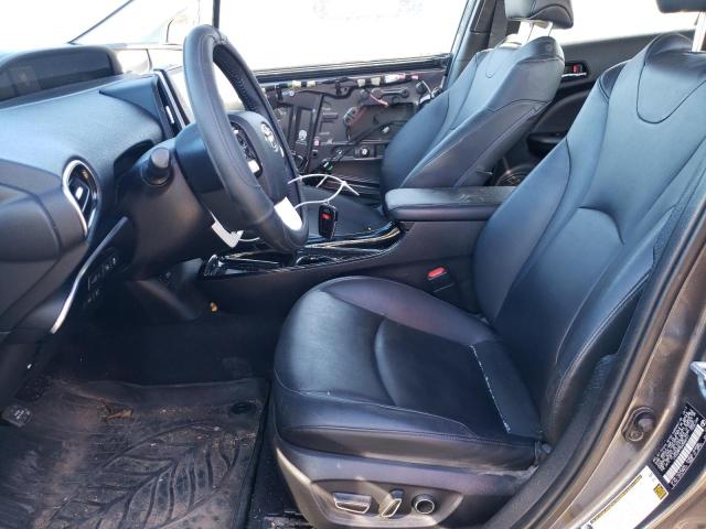 Photo 7 from auction – 2017 TOYOTA PRIUS PRIM with VIN JTDKARFP2H3068101