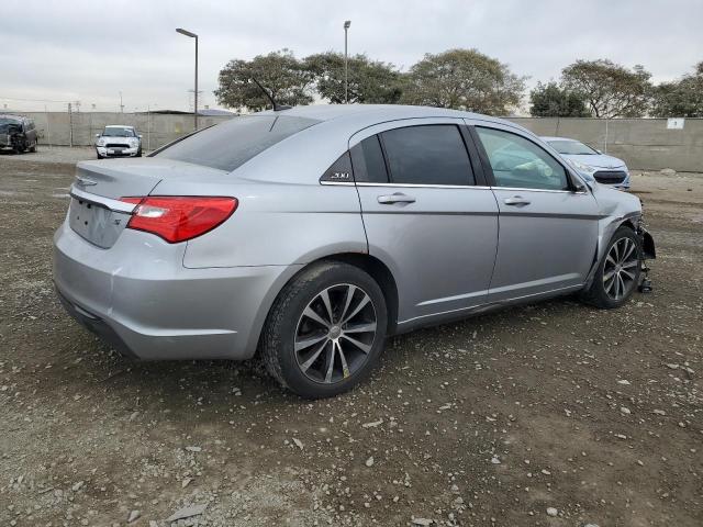 Photo 3 from auction – 2013 CHRYSLER 200 TOURIN with VIN 1C3CCBBG8DN700212