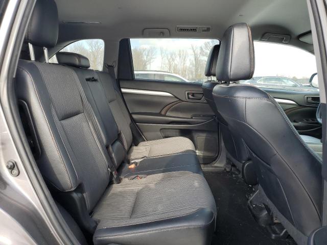 Photo 11 from auction – 2018 TOYOTA HIGHLANDER with VIN 5TDBZRFH9JS816574