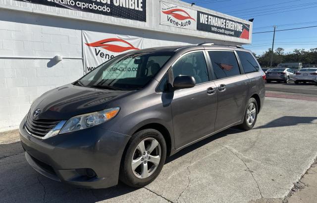 Photo 2 from auction – 2015 TOYOTA SIENNA LE with VIN 5TDKK3DC1FS570975