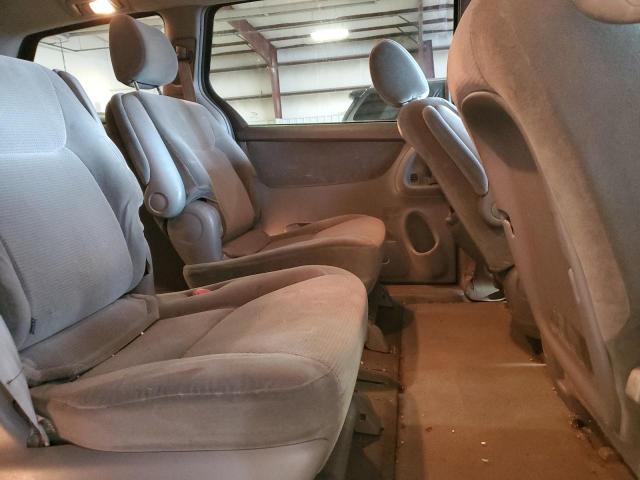 Photo 10 from auction – 2004 TOYOTA SIENNA CE with VIN 5TDZA23C04S030396